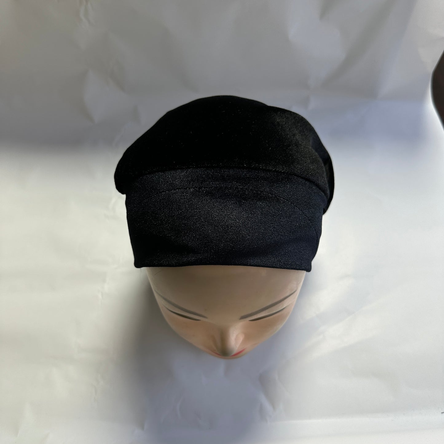 בובו נמוך מקטיפה עם כפתור מסדרת אביגיל